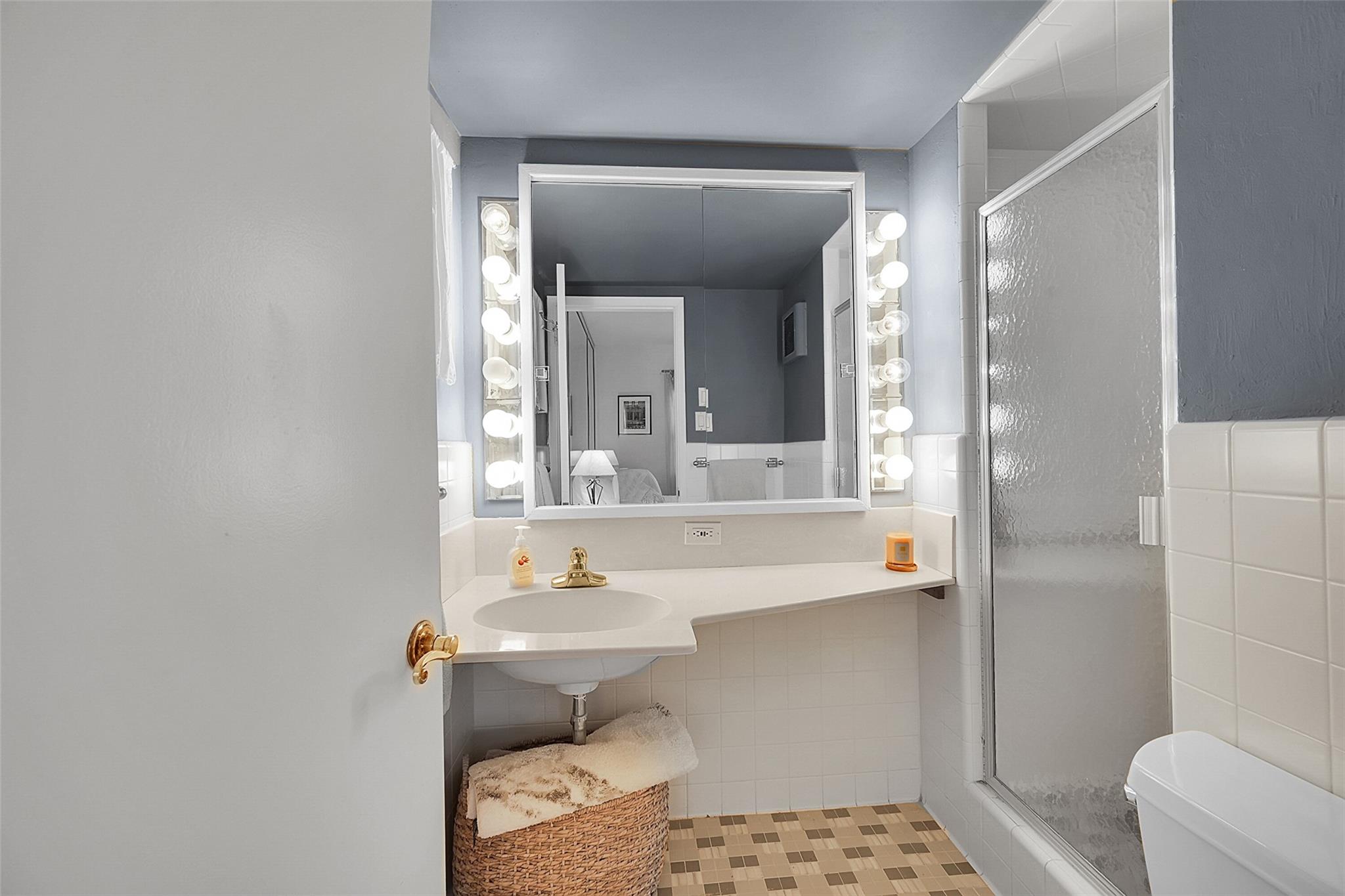 OCEAN EAST - Residential