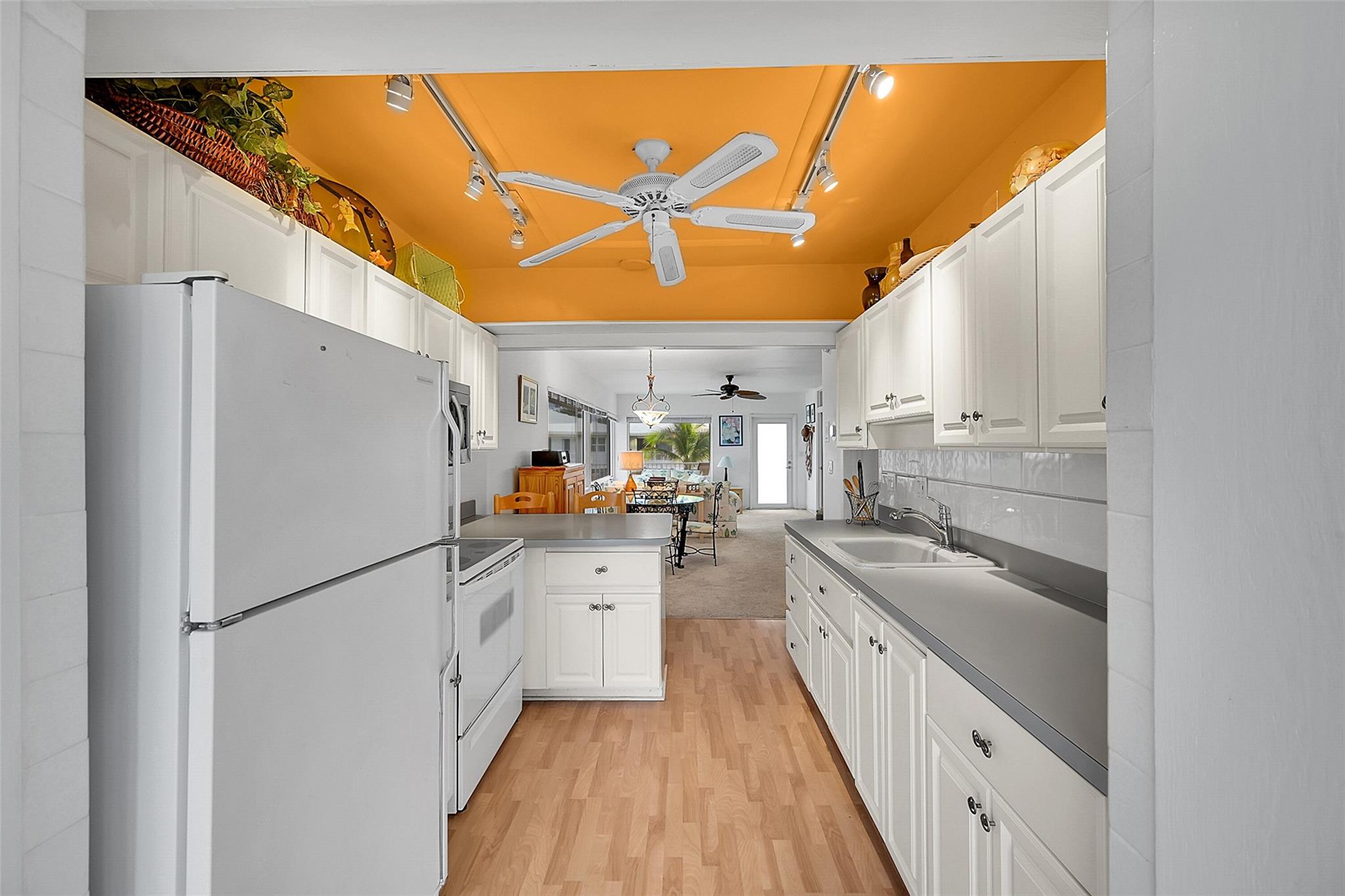 OCEAN EAST - Residential