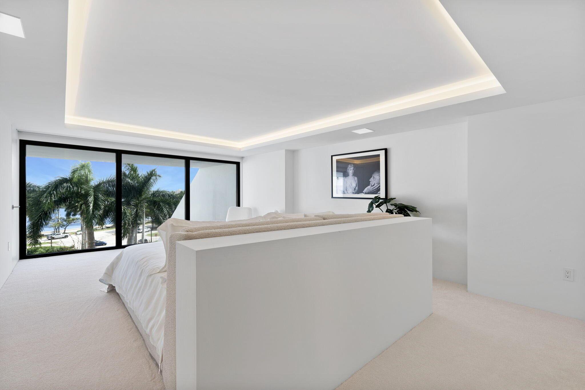 PLAZA OF THE PALM BEACHES - Residential