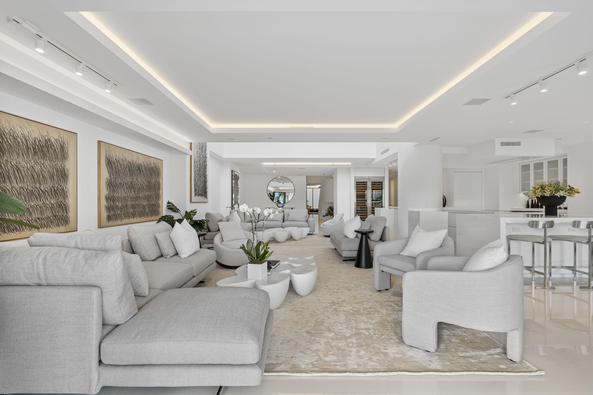 PLAZA OF THE PALM BEACHES - Residential