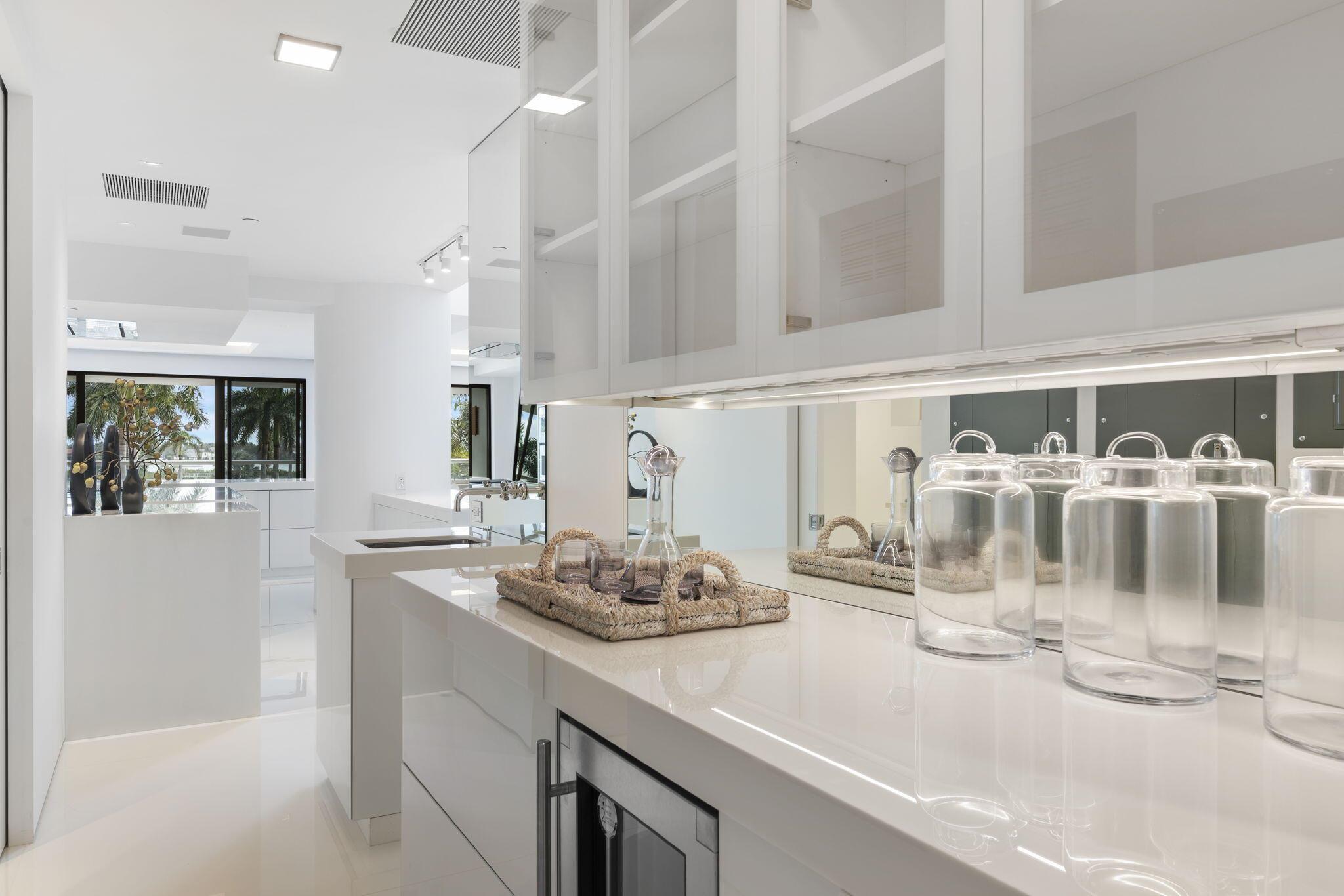 PLAZA OF THE PALM BEACHES - Residential