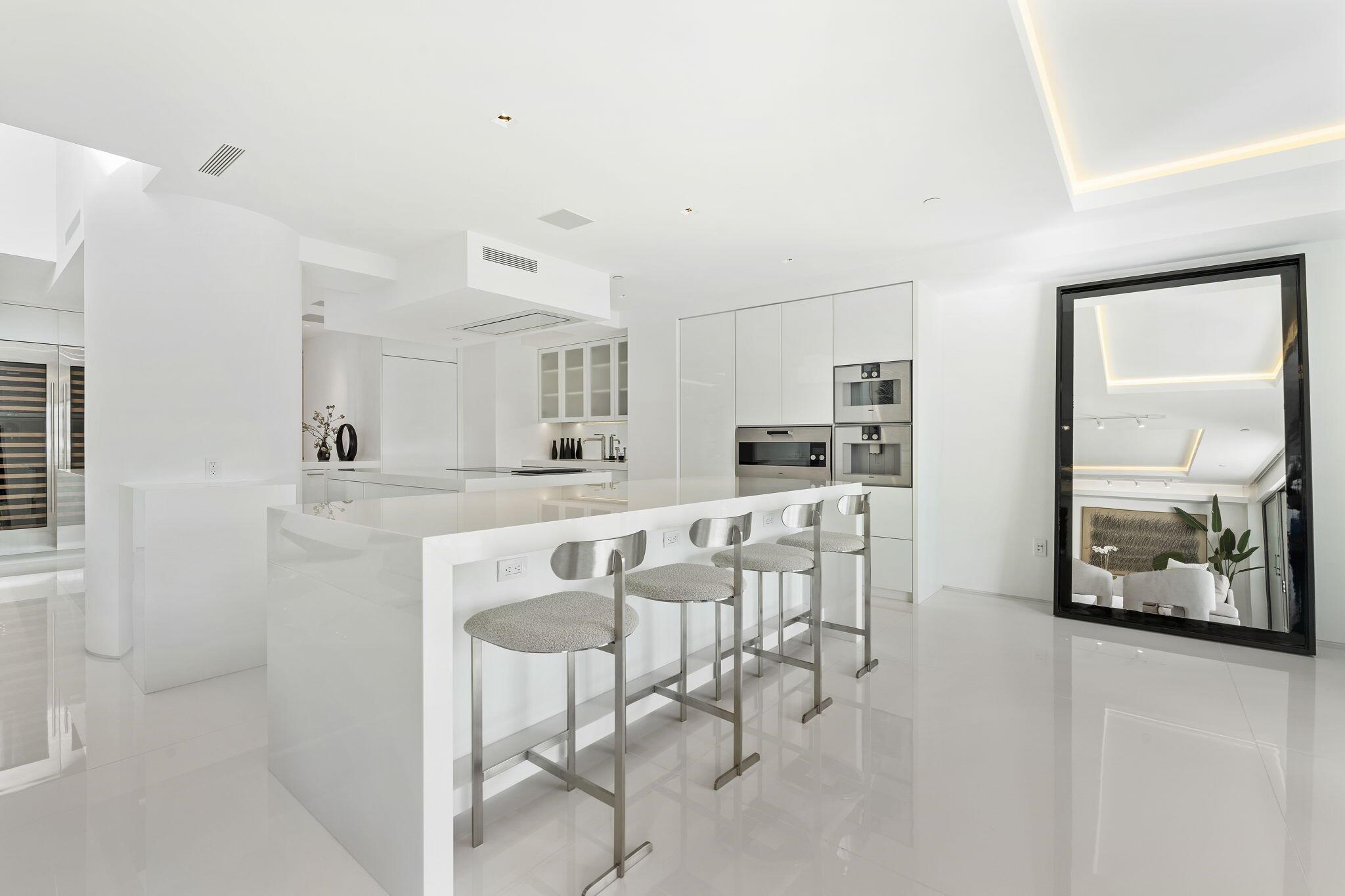 PLAZA OF THE PALM BEACHES - Residential