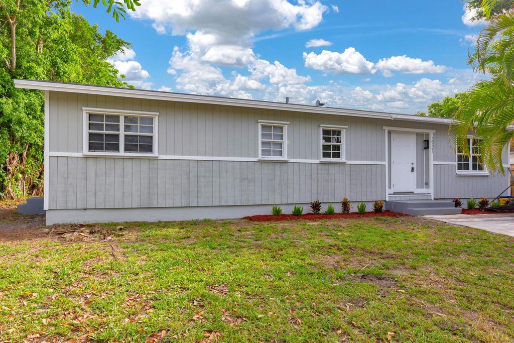Photo of 3931 Kewanee Road, Lantana, FL 33462 (MLS # R11104813)