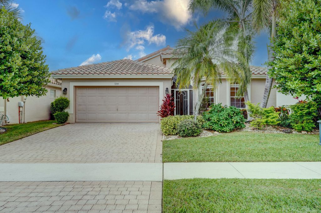 Photo of 7234 Haviland Circle, Boynton Beach, FL 33437 (MLS # R10840475)