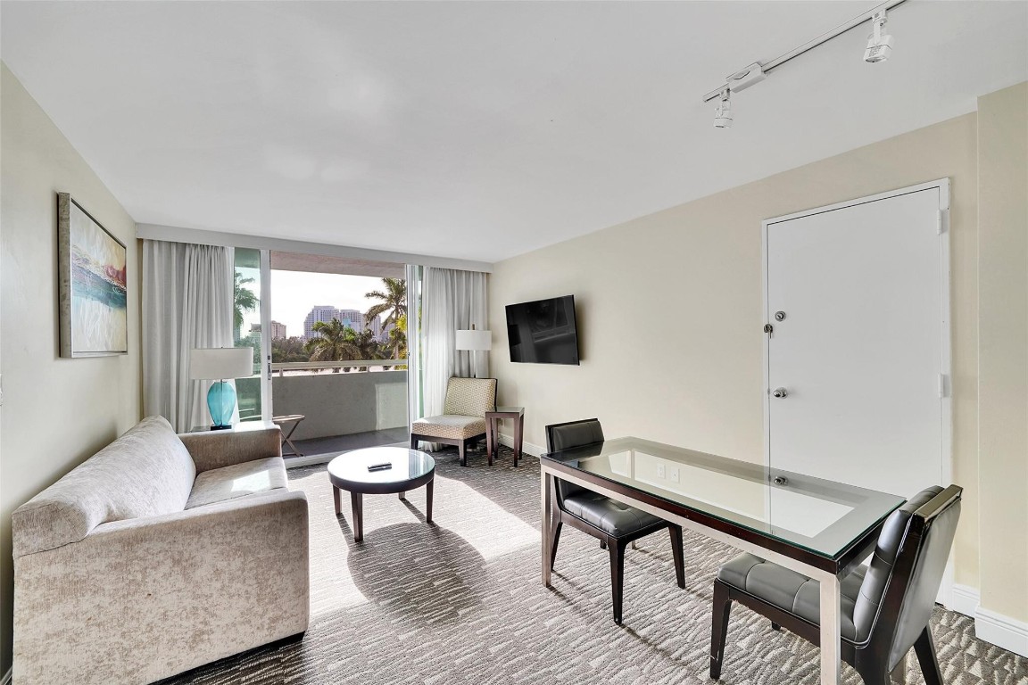 2670 E Sunrise Boulevard 322