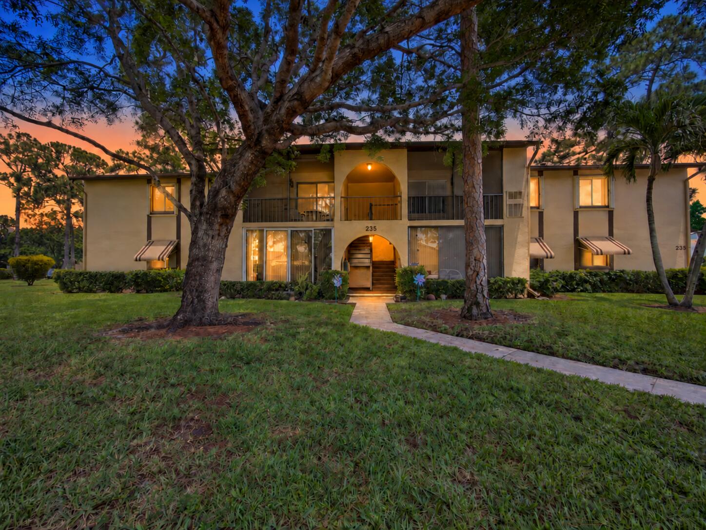 Properties 235 PINE HOV Circle A-2