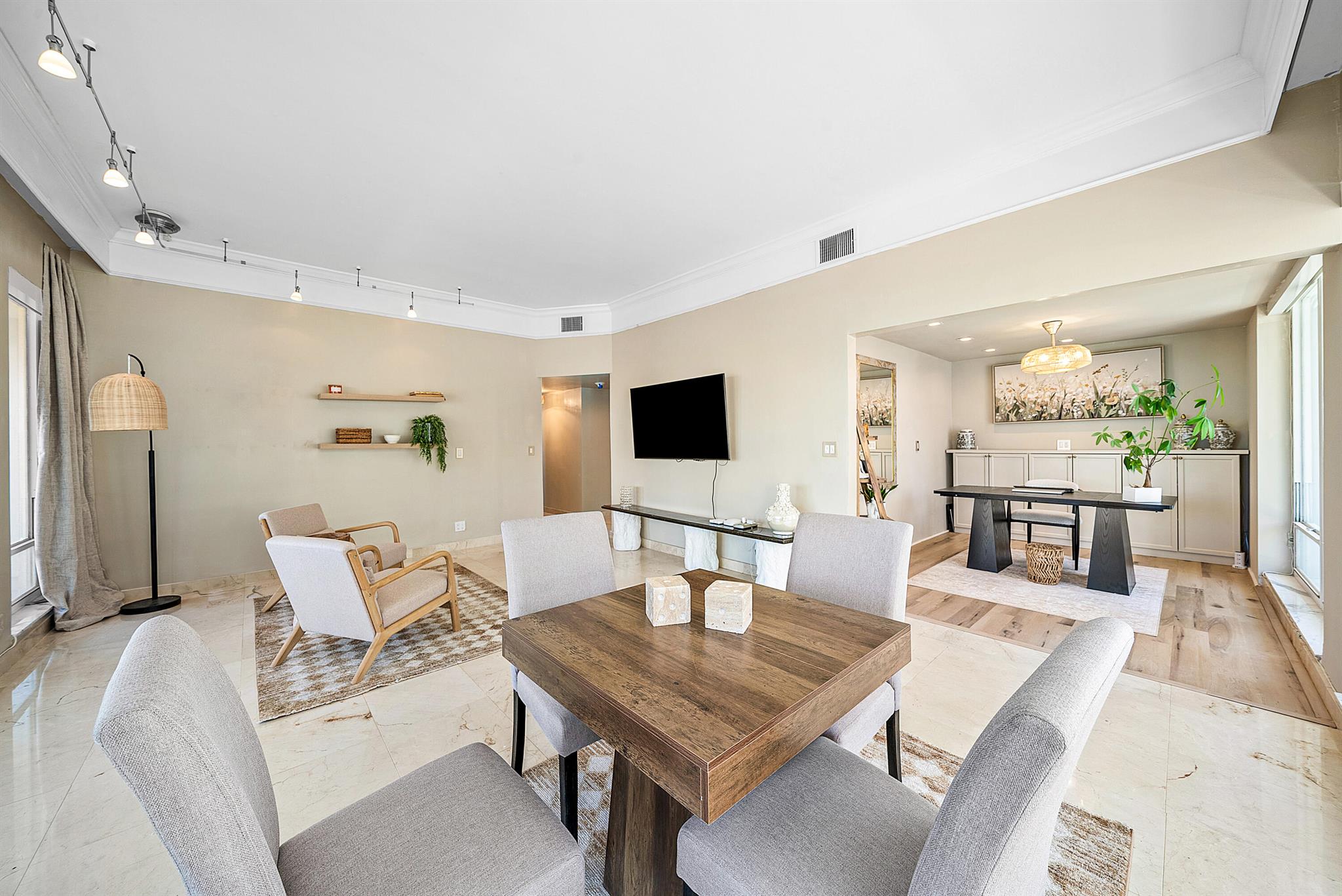 2100 S Ocean Lane 101-102