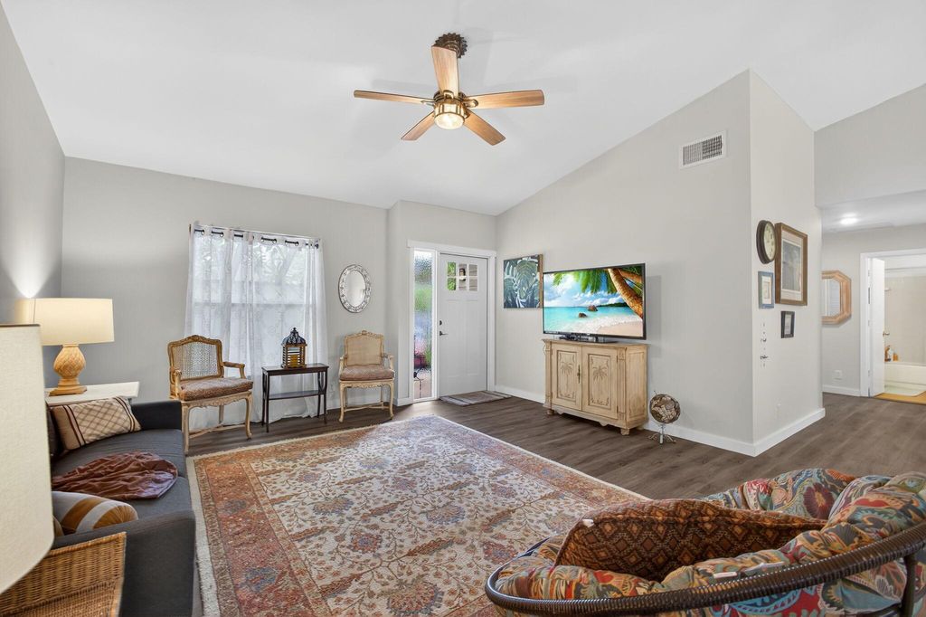 Photo of 112 Sherwood Circle #5d, Jupiter, FL 33458 (MLS # R11097474)