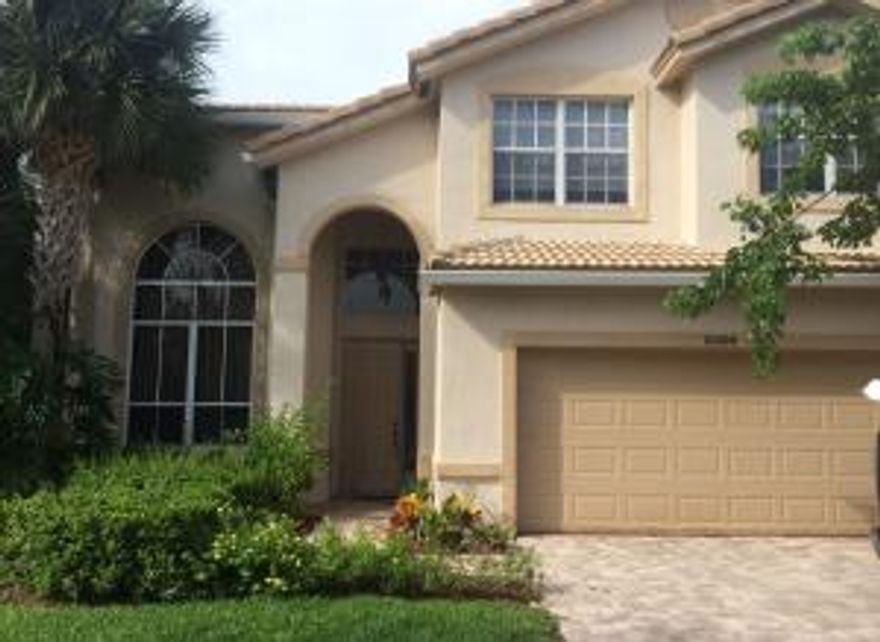 2 story 3 bedroom 2.5 bath home with a large loft. Lake views. Granite kitchen that opens to family room. Vaulted ceilings. Spacious master bedroom and bathroom on second floor. Brand new luxury carpet in all the bedrooms area. Nice and clean house with two back patios facing the lake.