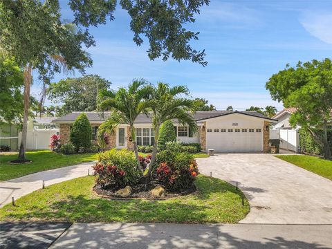 2020 NE 52nd St Fort Lauderdale FL 33308