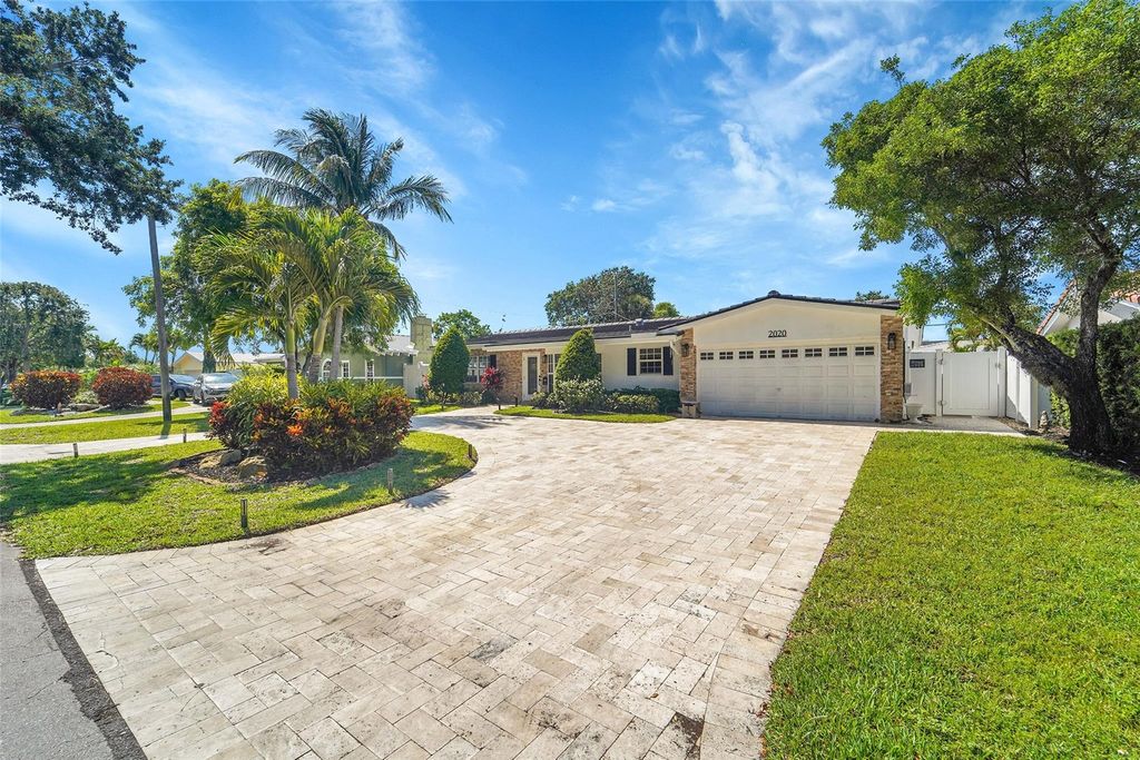 Photo of 2020 NE 52nd St, Fort Lauderdale, FL 33308 (MLS # F10503165)