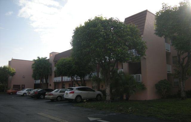 SUNRISE LAKES PHASE III - Residential