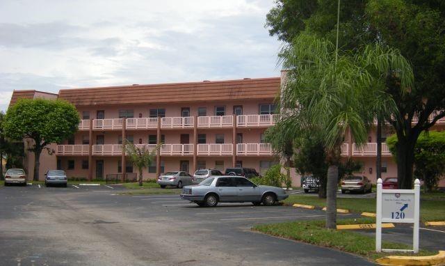 SUNRISE LAKES PHASE III - Residential