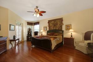 PALM BEACH POINT - Residential