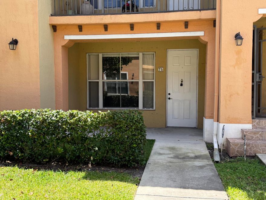 2/2 split floor plan. Unit faces courtyard w/ lush landscaping. Pool, play area, and clubhouse available for residents' use. Centrally located, convenient to everything. Gated and quiet. Great rental opportunity!