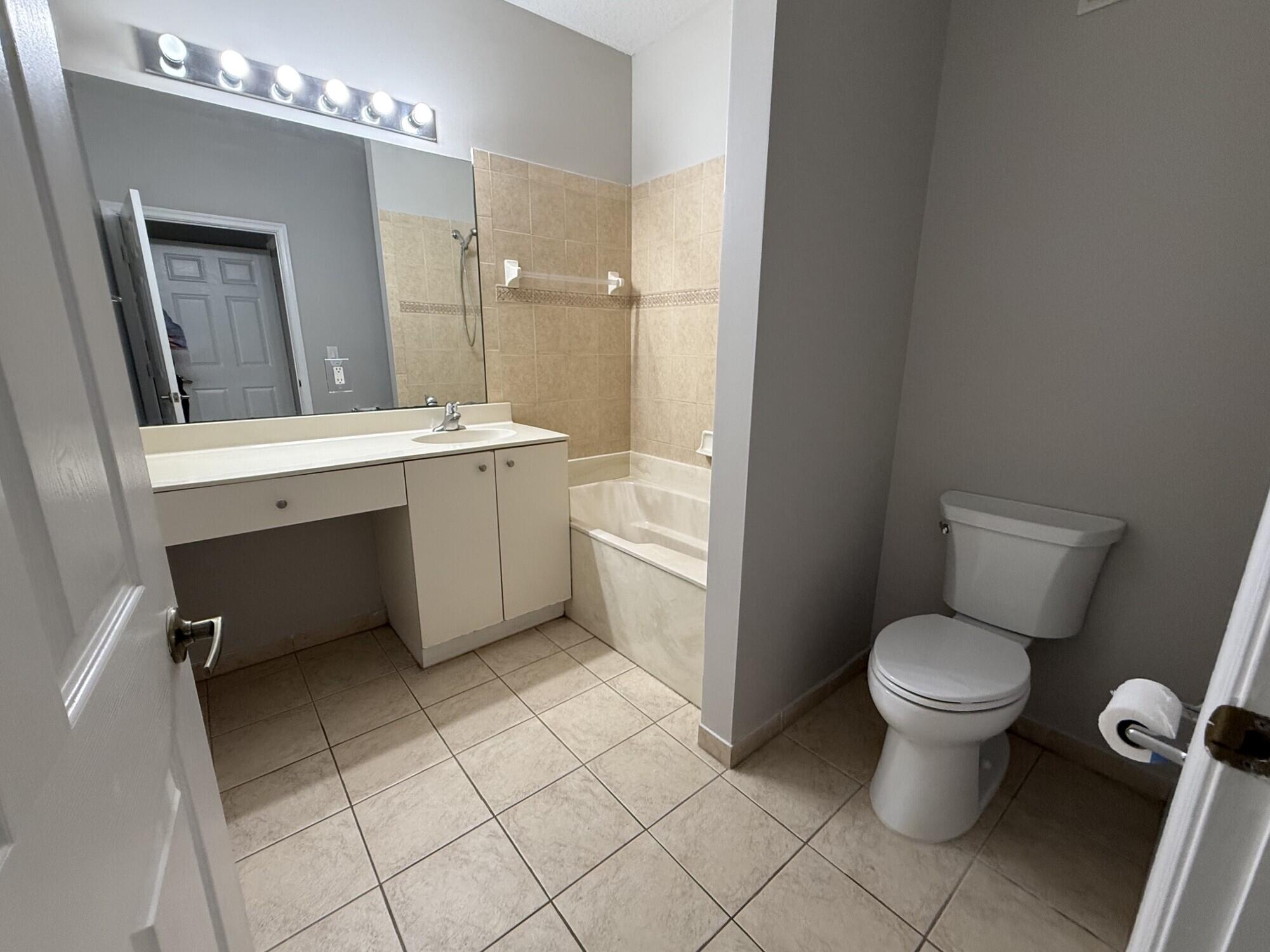ROSEMONT CONDO - Residential Lease