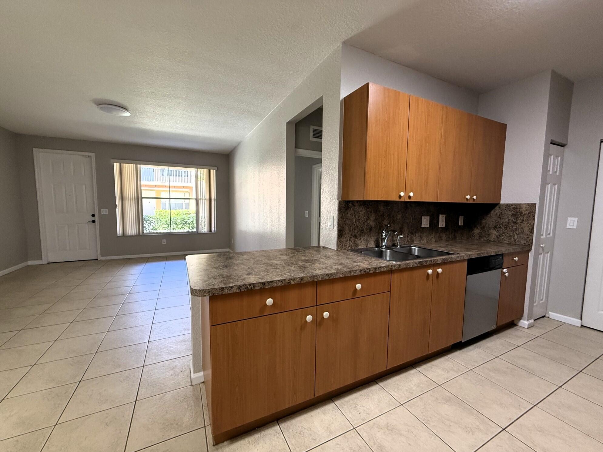 ROSEMONT CONDO - Residential Lease