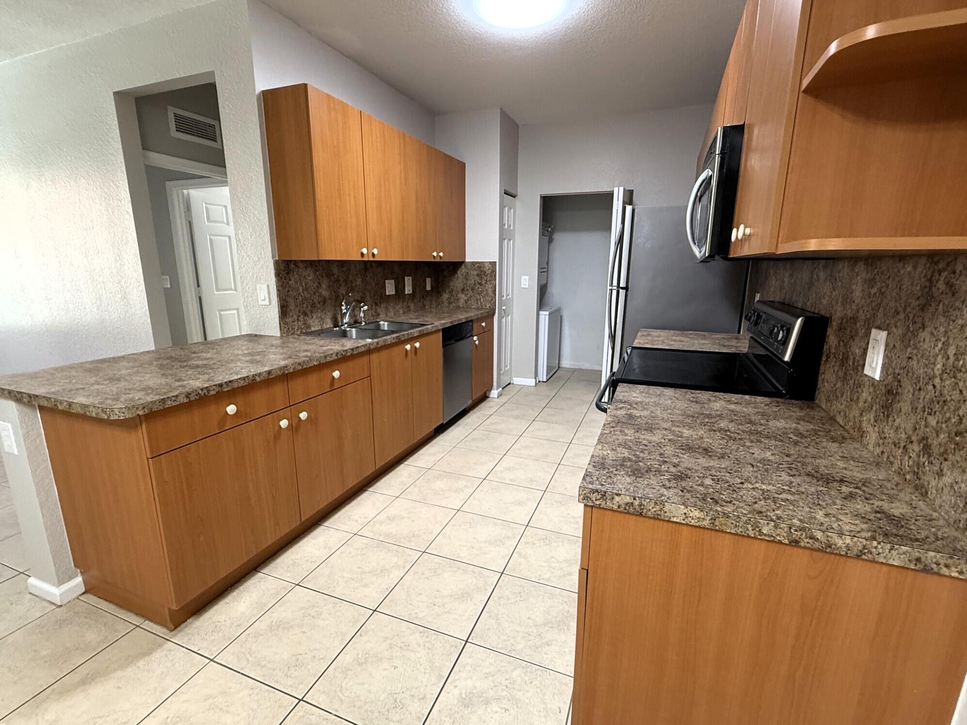 ROSEMONT CONDO - Residential Lease