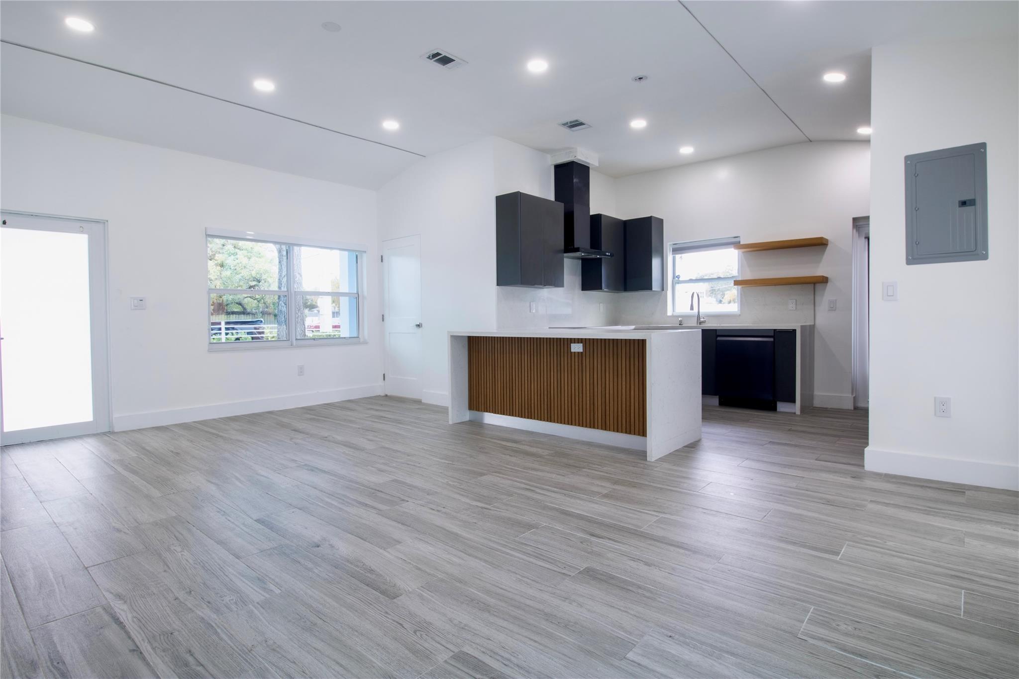 245 SW 20th St
