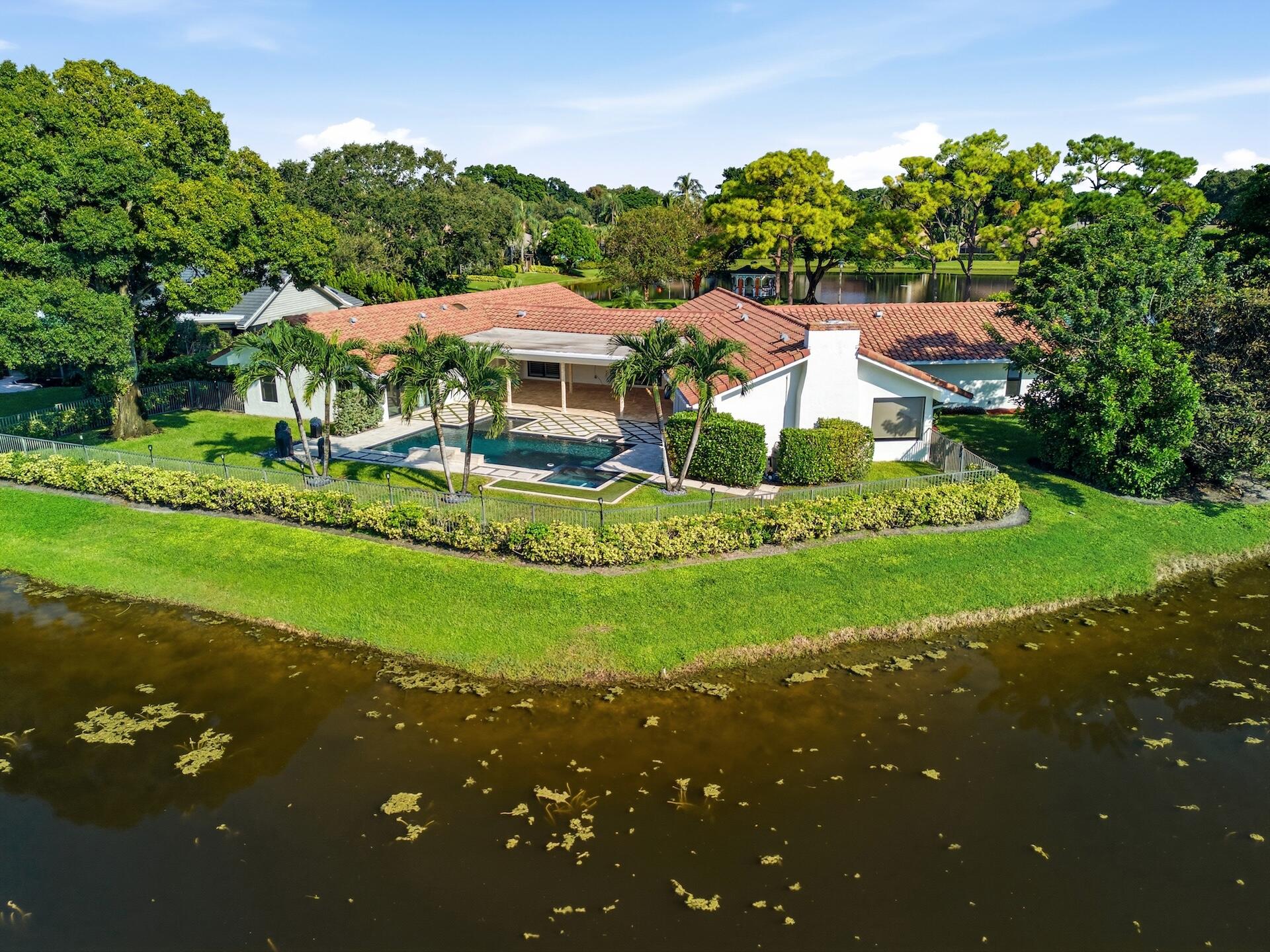 1013 SHADY LAKES Circle