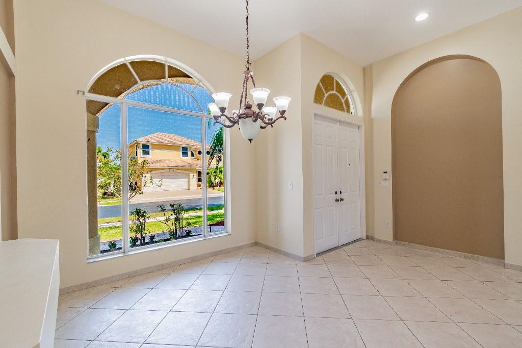 Westchester Lakes 155-47 - Residential