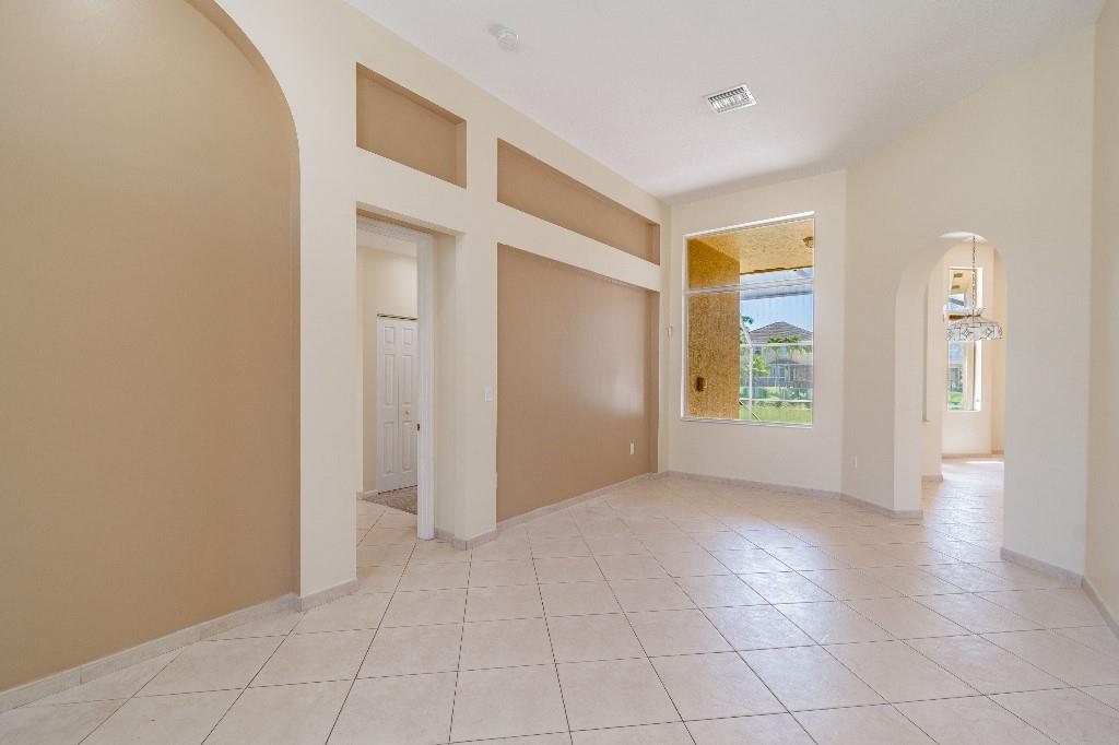 Westchester Lakes 155-47 - Residential