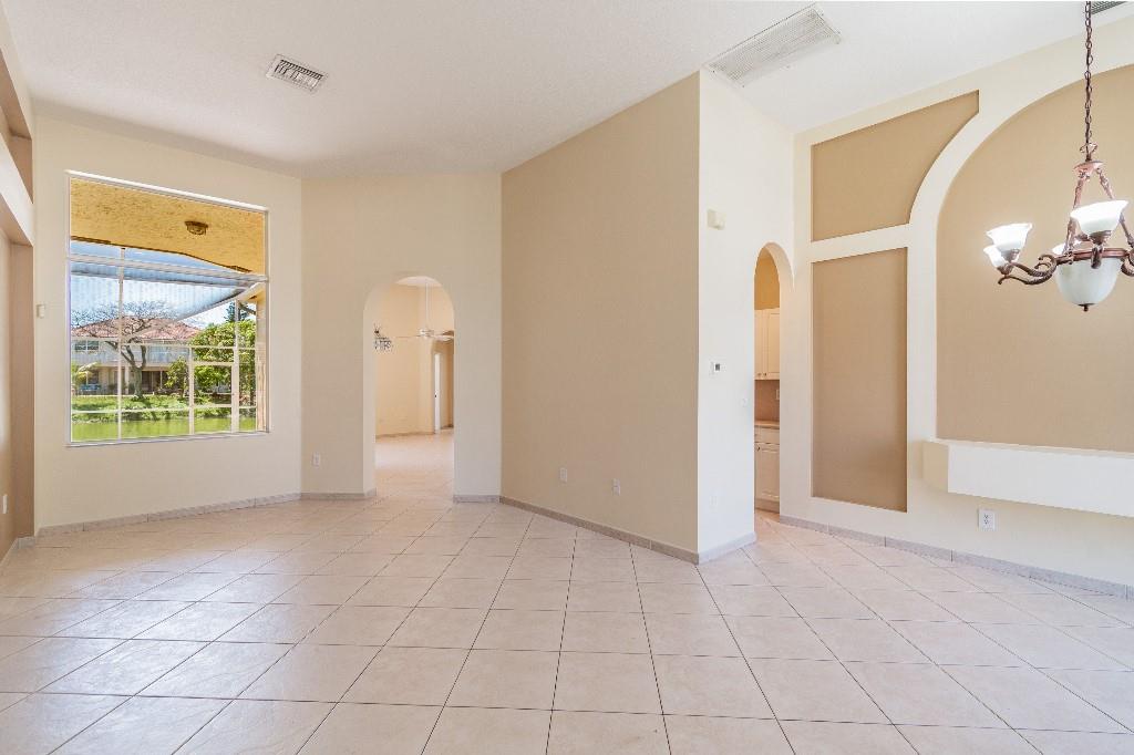 Westchester Lakes 155-47 - Residential