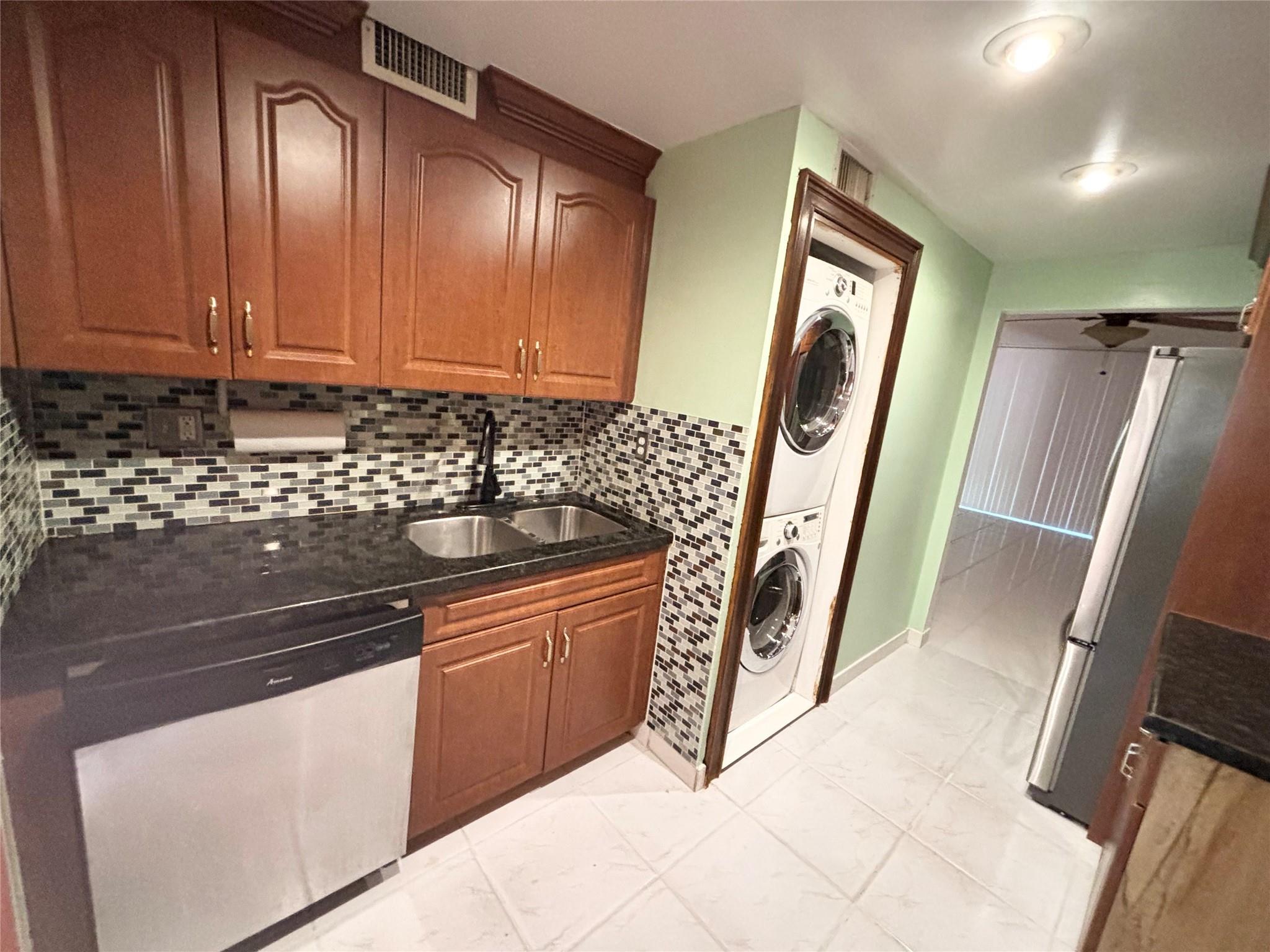 Plantation Forest Condo - Residential