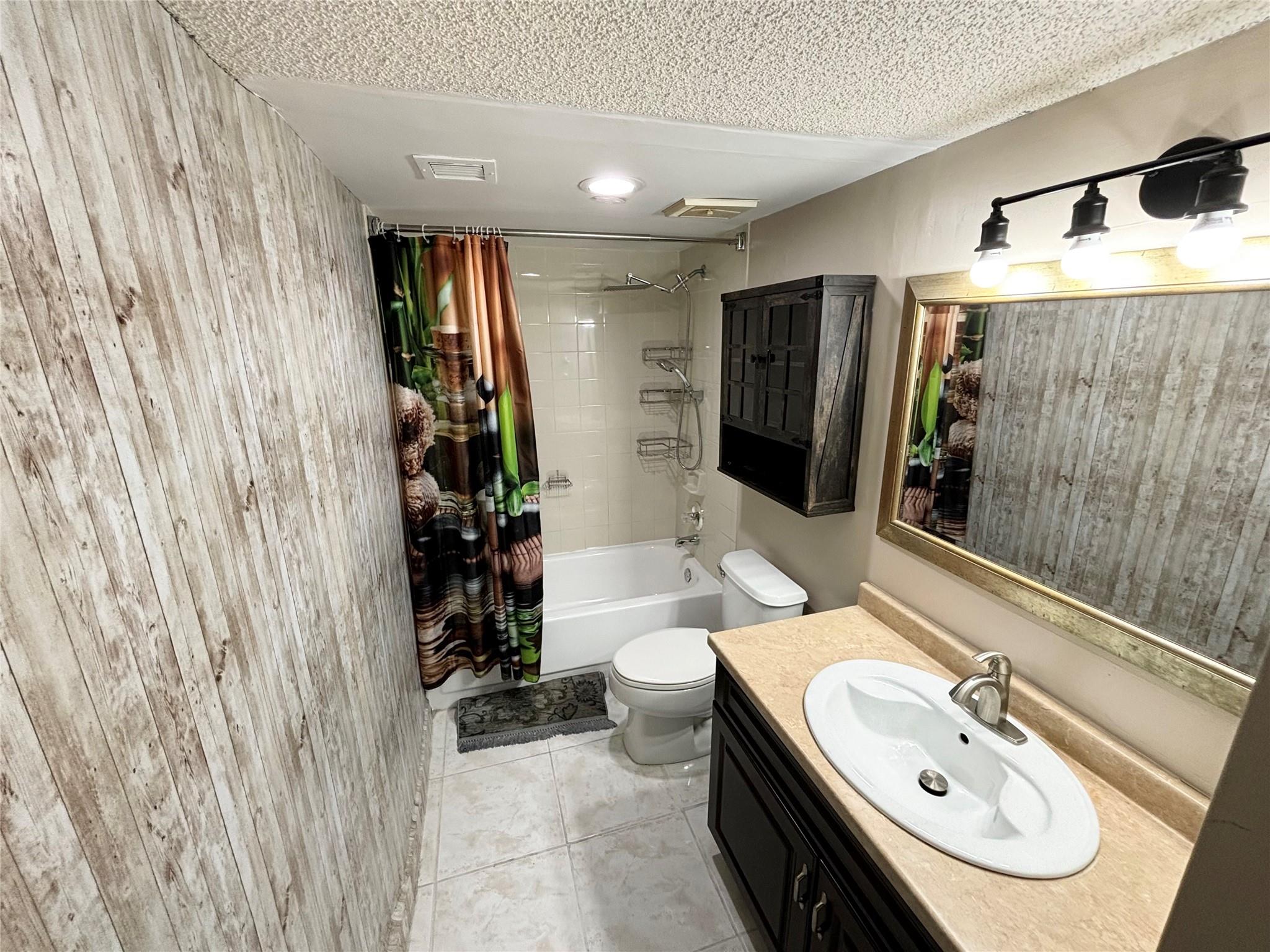 Plantation Forest Condo - Residential