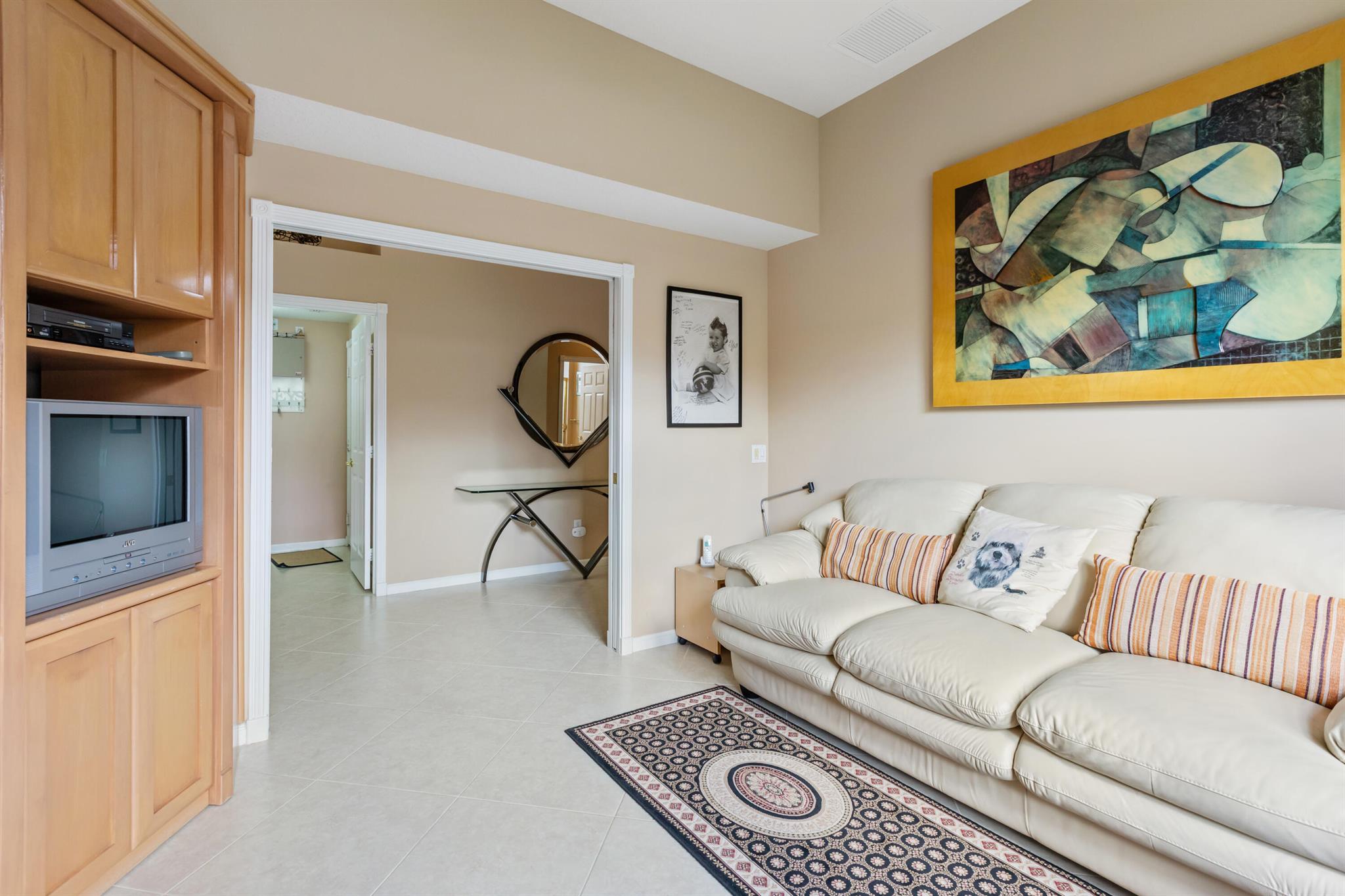 VALENCIA SHORES 1 - Residential