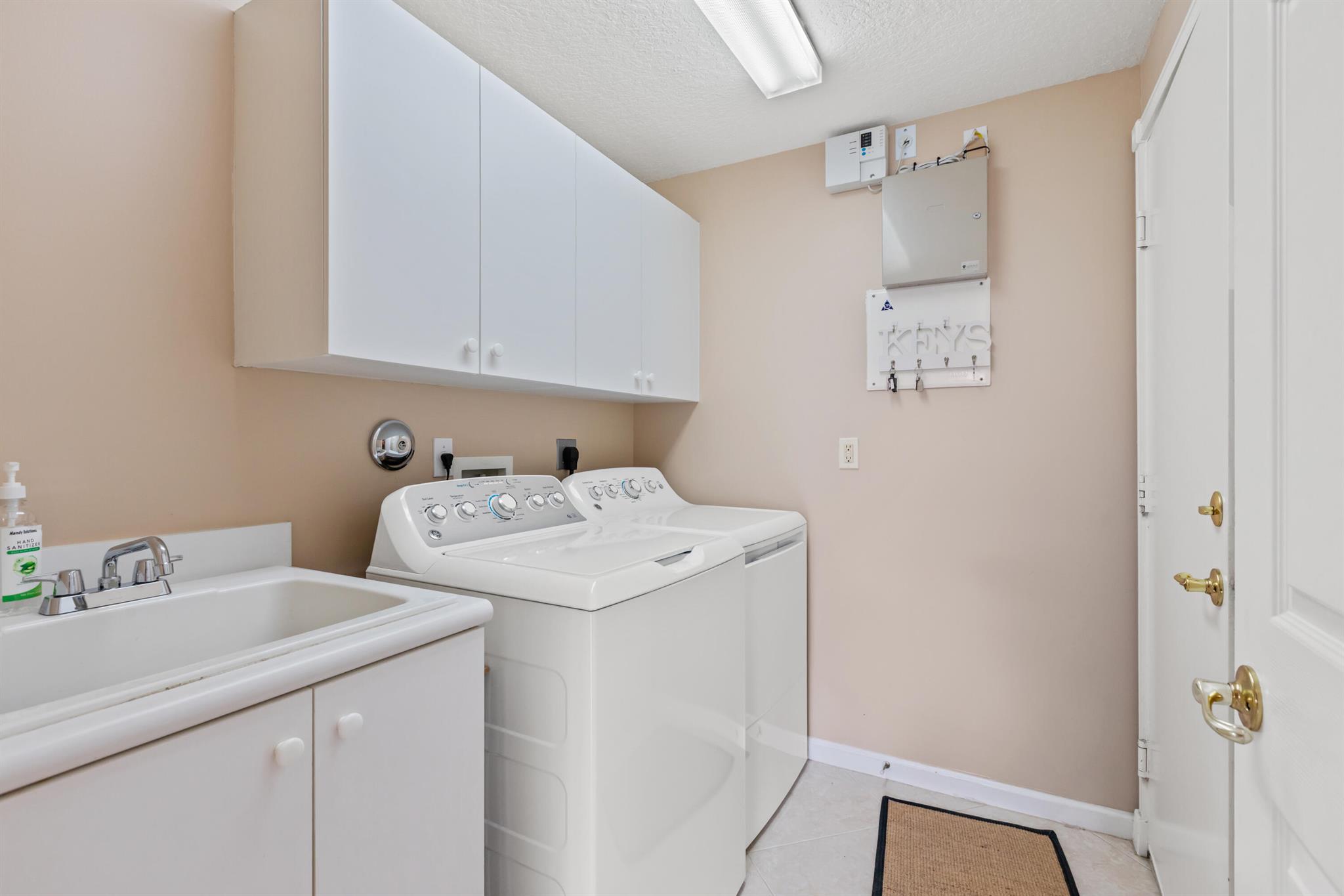 VALENCIA SHORES 1 - Residential