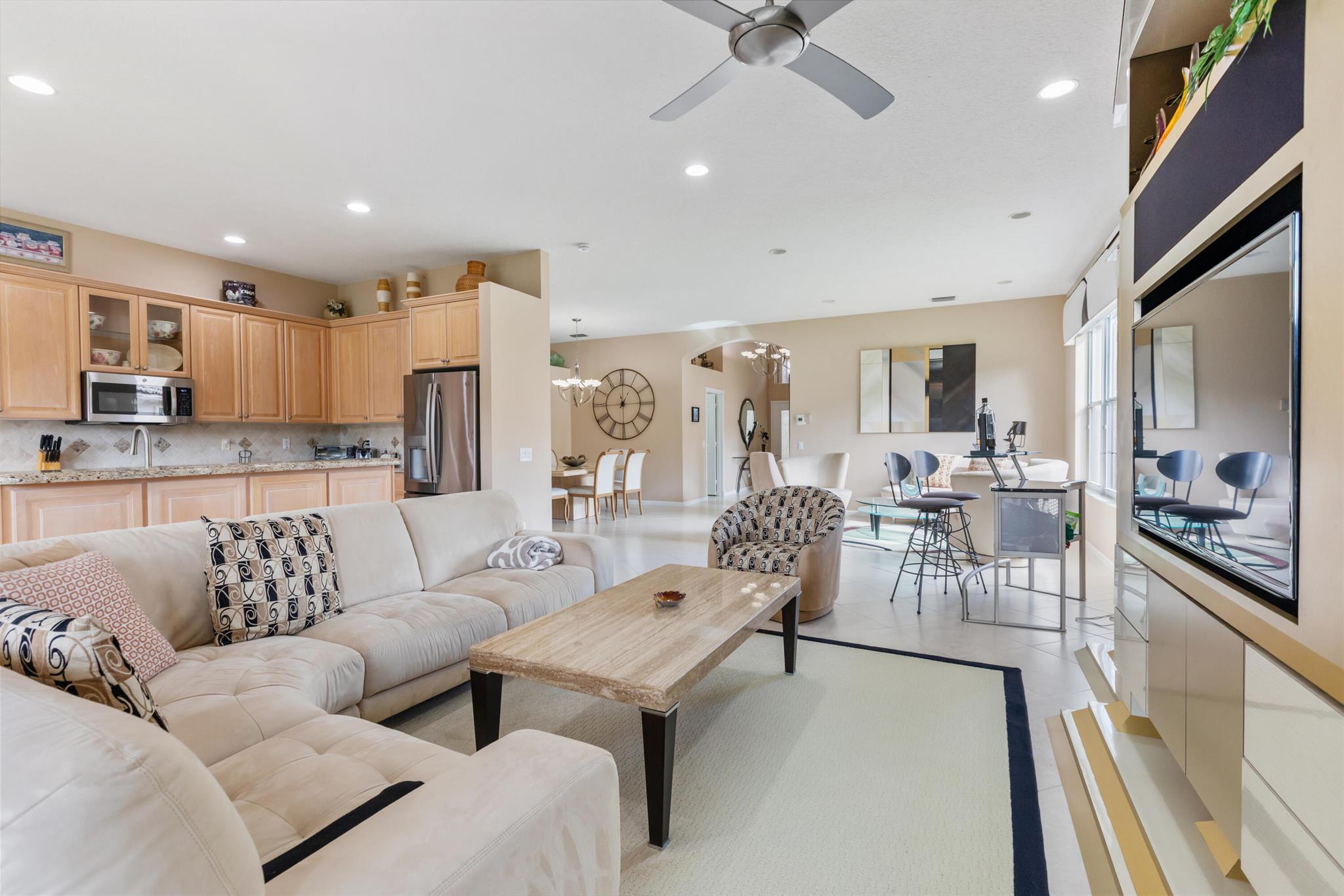 VALENCIA SHORES 1 - Residential