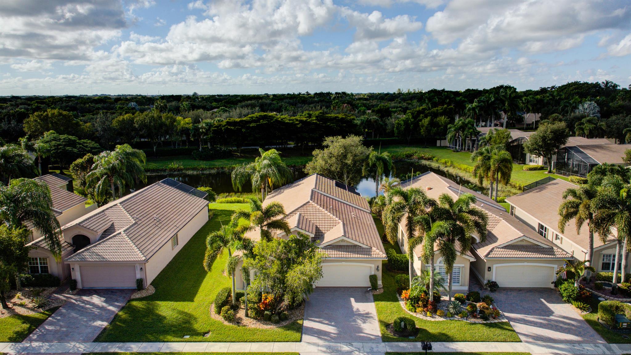 VALENCIA SHORES 1 - Residential