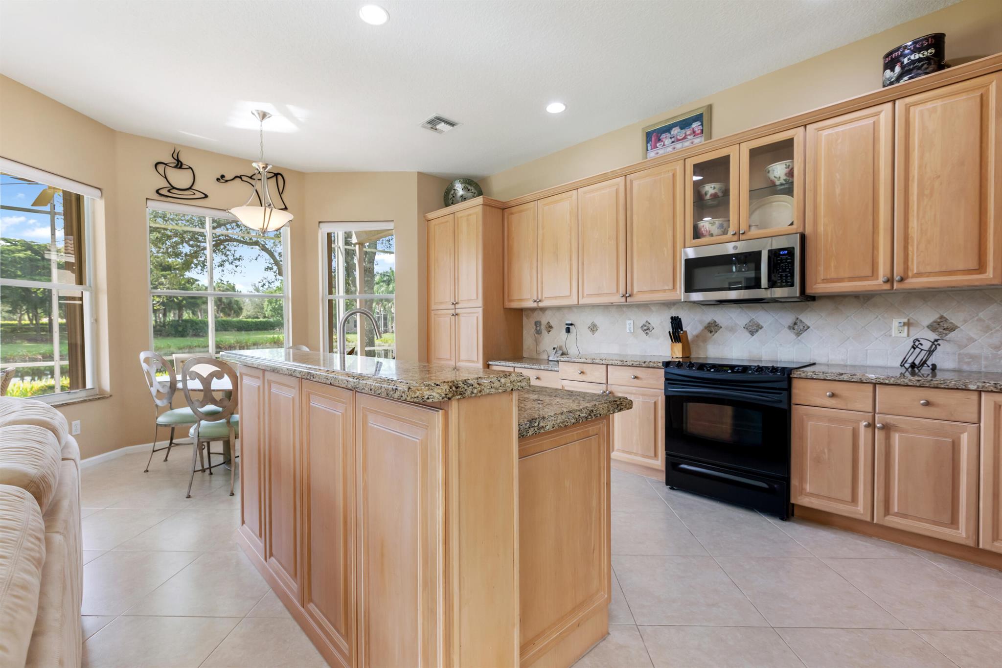 VALENCIA SHORES 1 - Residential
