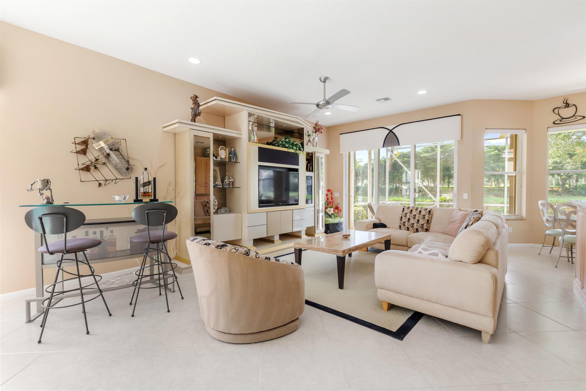 VALENCIA SHORES 1 - Residential