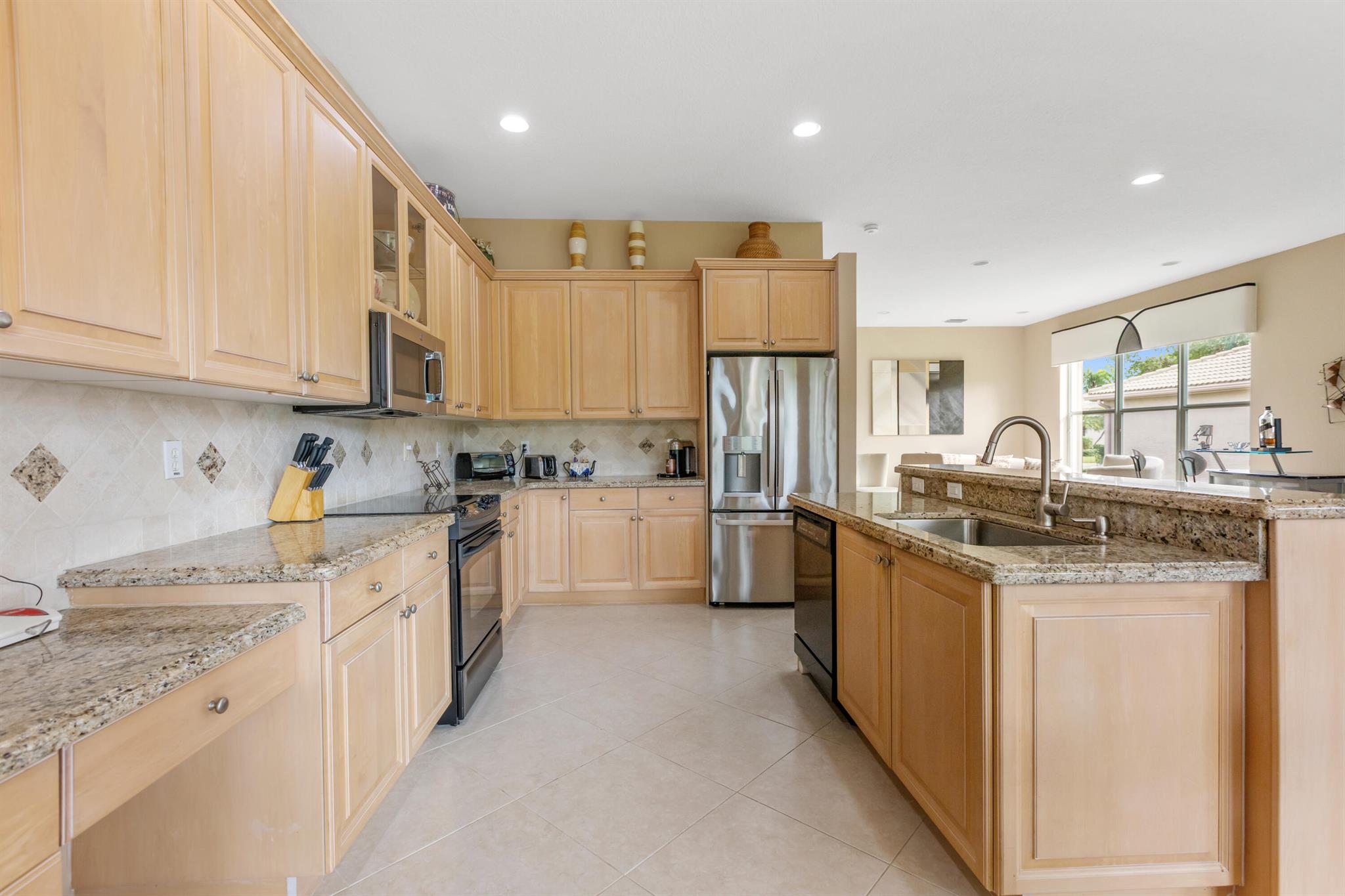 VALENCIA SHORES 1 - Residential