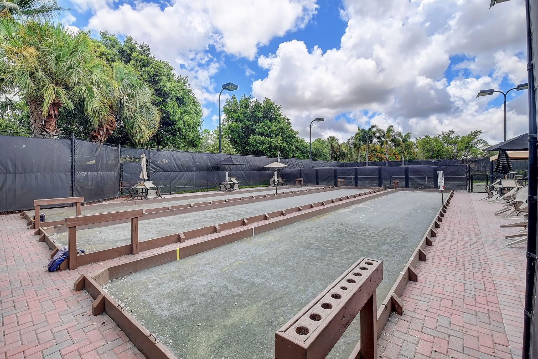 VALENCIA SHORES 1 - Residential