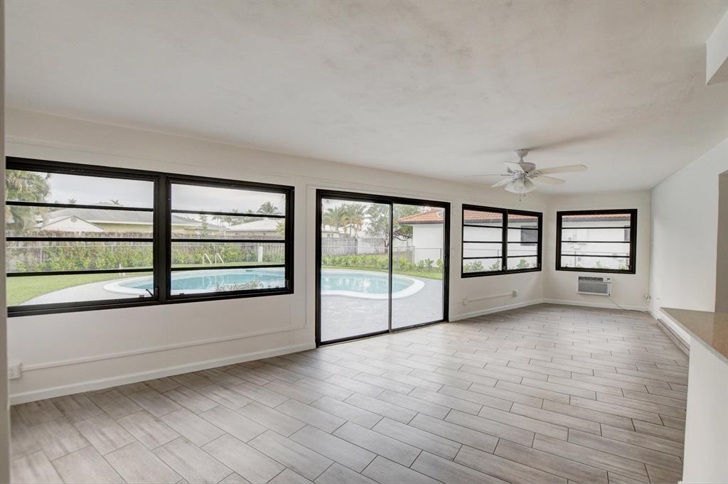 BOCA RATON SQUARE - Residential