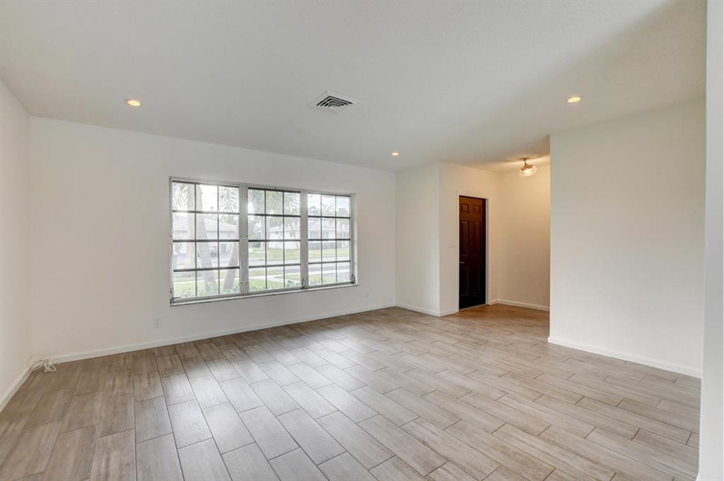 BOCA RATON SQUARE - Residential