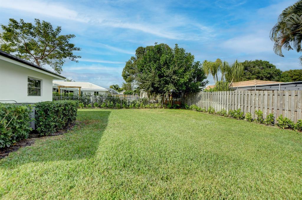 BOCA RATON SQUARE - Residential