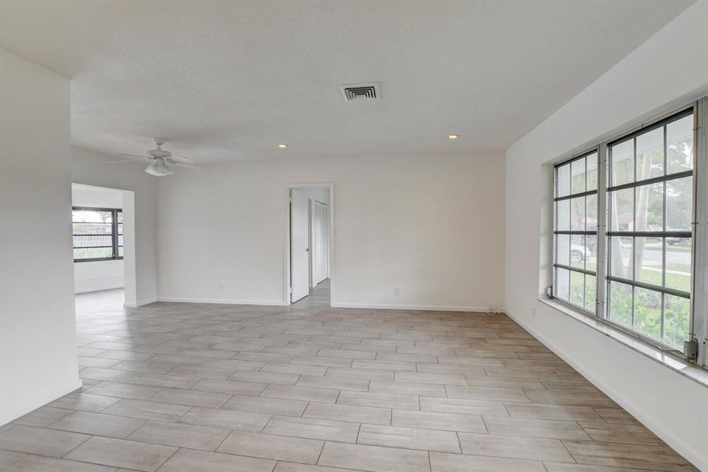 BOCA RATON SQUARE - Residential