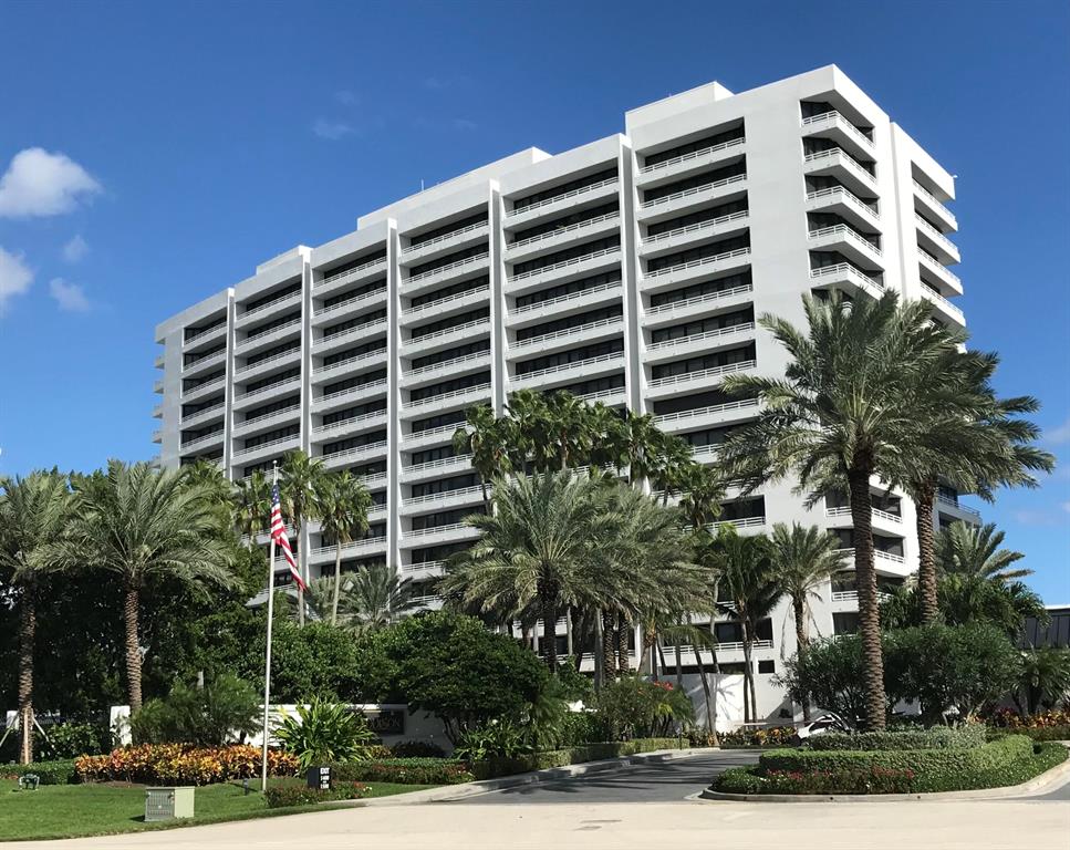 Owning a residence at The Addison means experiencing the finest in oceanfront living with countless amenities including two beach front swimming pools, ocean side bar service, 24-hour security, cabana attendants, fitness rooms, sauna and steam rooms, concierge and valet services as well as an on-site maintenance staff. The Addison 5-star lifestyle features restaurant service for breakfast, lunch and private events, both oceanside and take-out, massage service, complimentary valet service and concierge insures stress free living. Maid service, automobile care and transportation may be arranged.Located on the sand in Boca Raton offering endless ocean and city views from the 11th floor. A fantastic opportunity awaits the fortunate buyer to make this diamond in the rough your own.