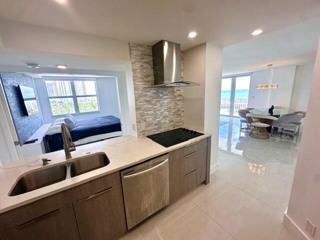 VENETIAN CONDO - Residential