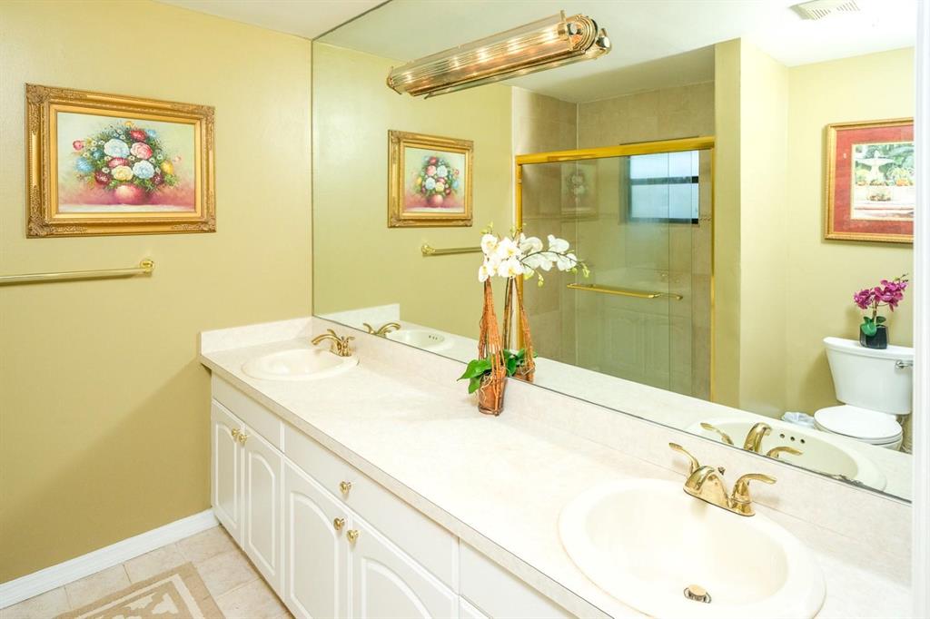 EASTWOOD OF WELLINGTON 3 - Residential