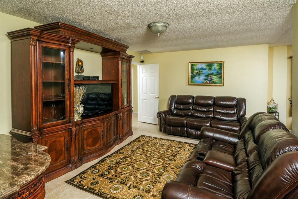 EASTWOOD OF WELLINGTON 3 - Residential