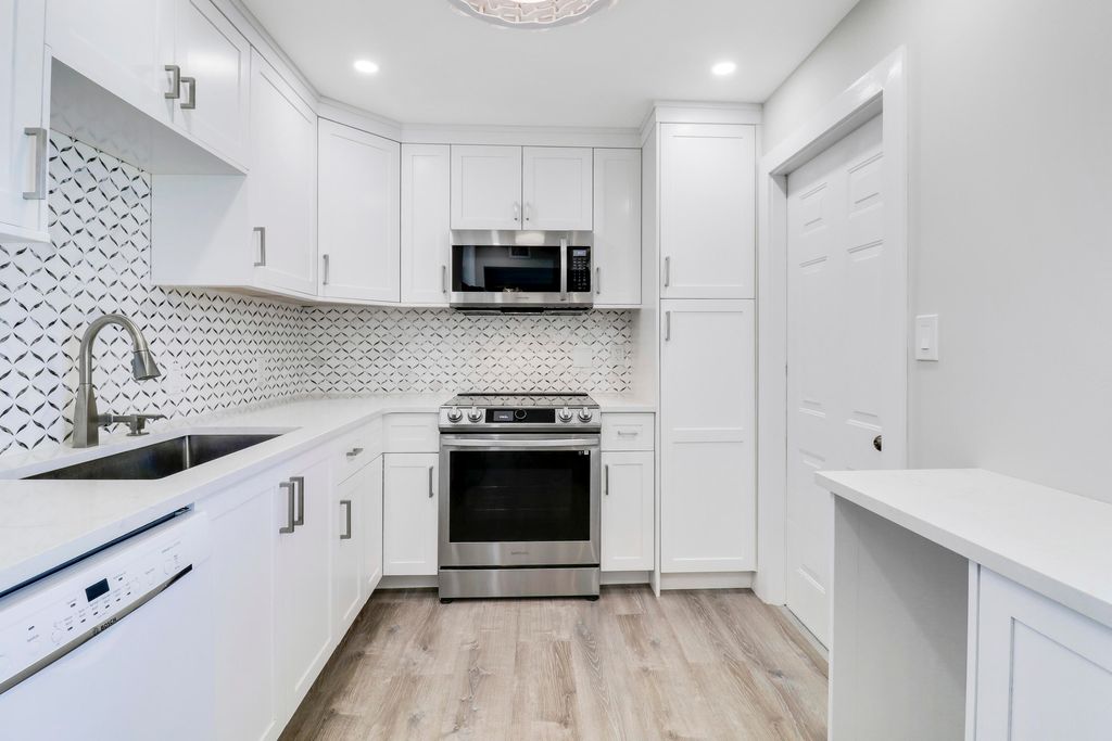 Photo of 1605 S Us Highway 1 #604m3, Jupiter, FL 33477 (MLS # R11042597)