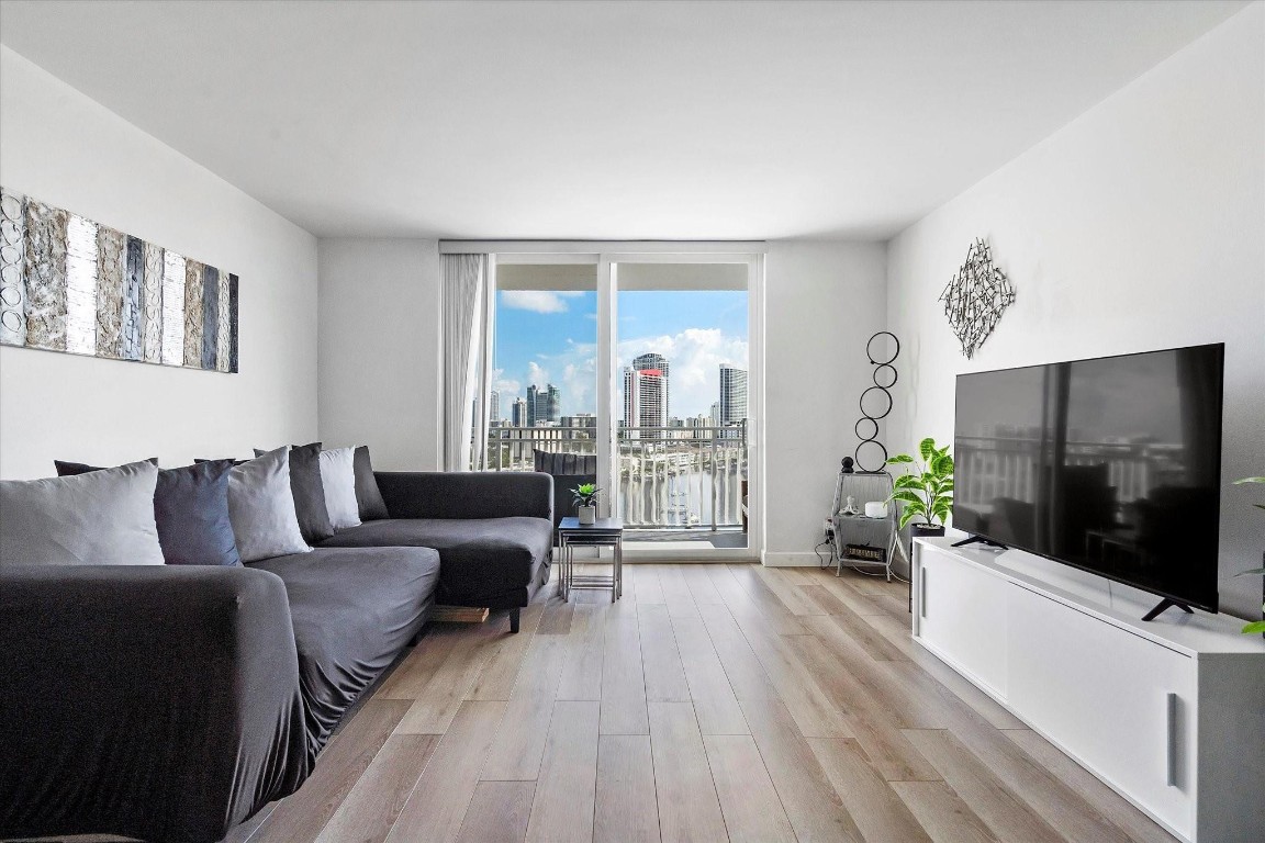 427 Golden Isles Drive 16H