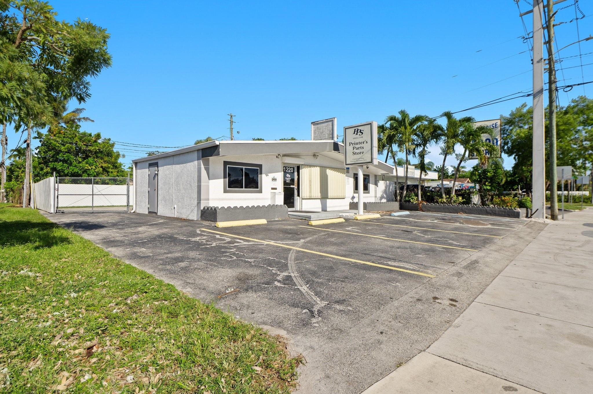 1220 Riverland Rd