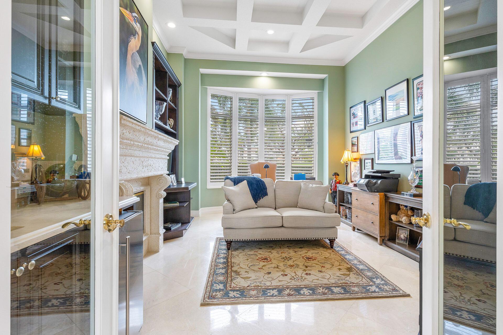 ROYAL PALM YACHT & COUNTR - Residential