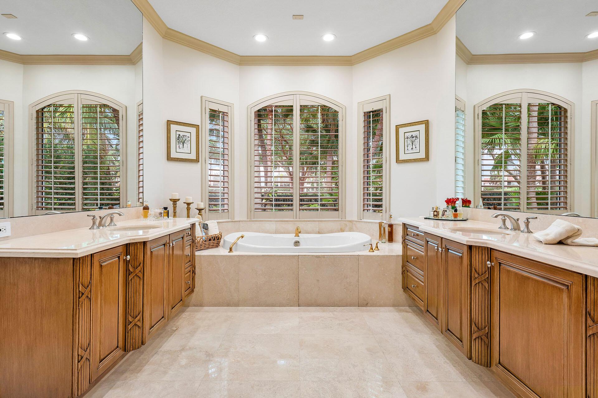 ROYAL PALM YACHT & COUNTR - Residential